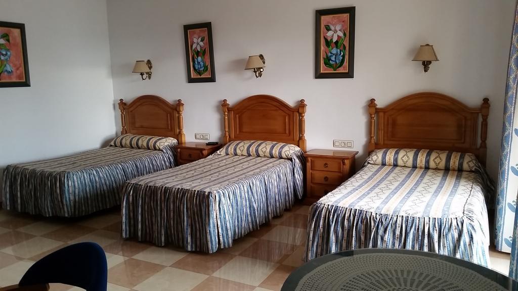 Hostal Los Rosales Алькарас Екстер'єр фото
